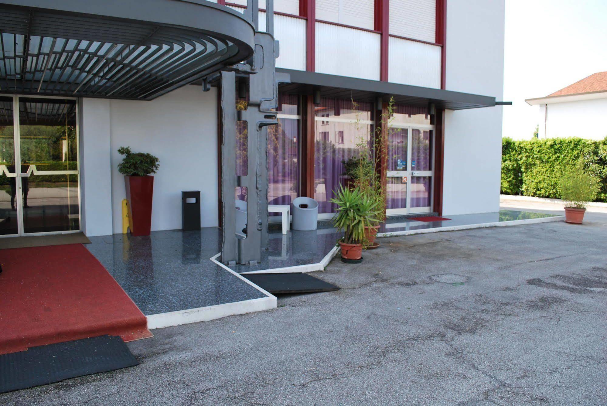 Hotel Ariane Thiene Dış mekan fotoğraf